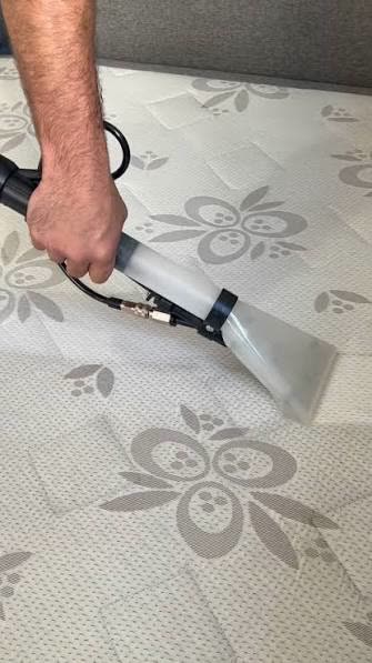 Higienização de colchão com extração profissional pela BEL Clean